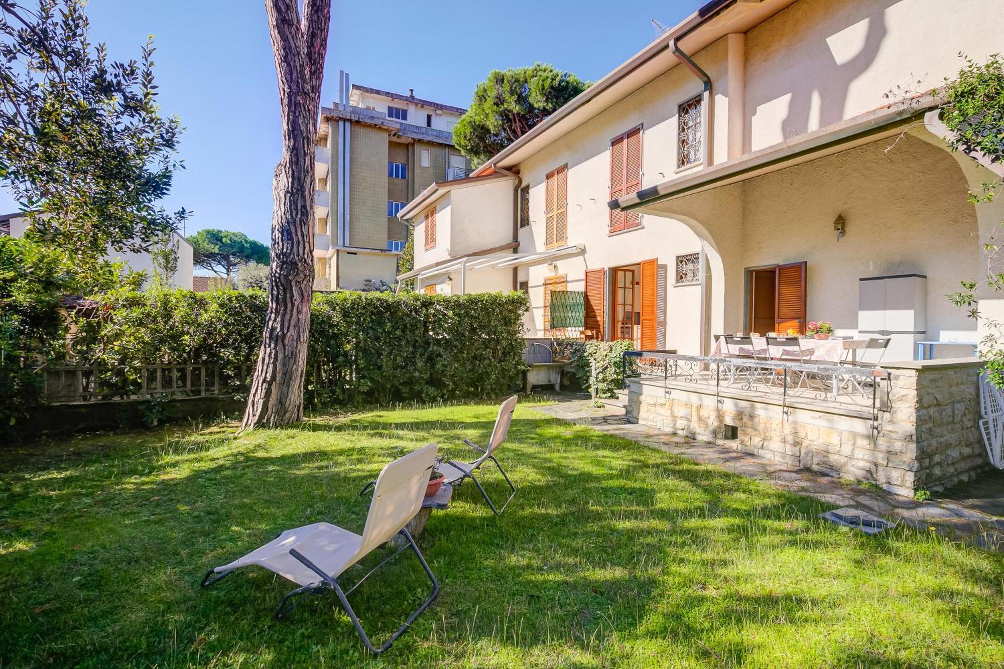 Casa Maddalena Al Mare 600M From Sea - Happy Rentals Marina di Pietrasanta Exterior foto