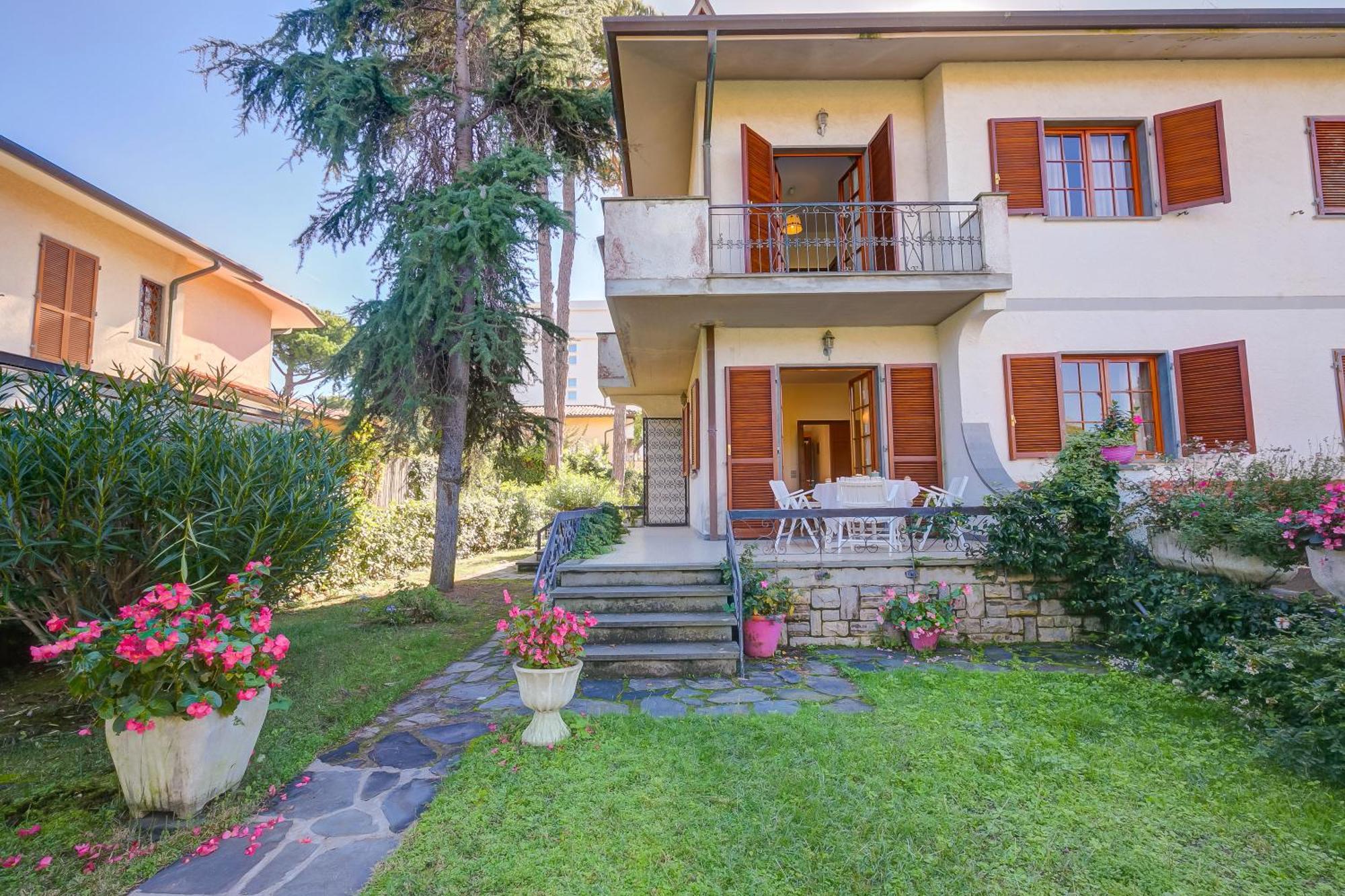 Casa Maddalena Al Mare 600M From Sea - Happy Rentals Marina di Pietrasanta Exterior foto